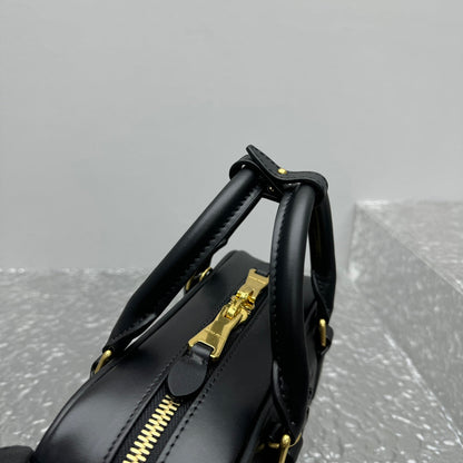 Bolsa Couro Estruturada Bege Placa Triangular