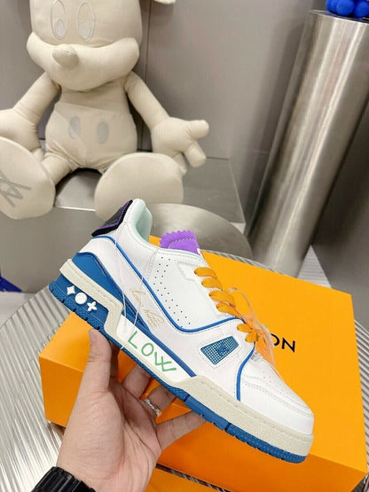 Tênis Couro Branco Detalhe Azul e Roxo