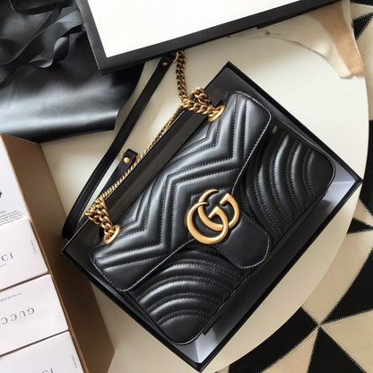 Bolsa Pequena Couro Preto Letras Entrelaçadas Small