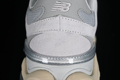Tênis Runner Cinza com Detalhe Lilás