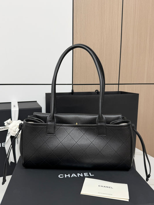 CHANEL 26S Urban Essential Tote