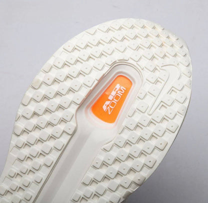 Tênis Runner Malha Bege com Detalhe Laranja