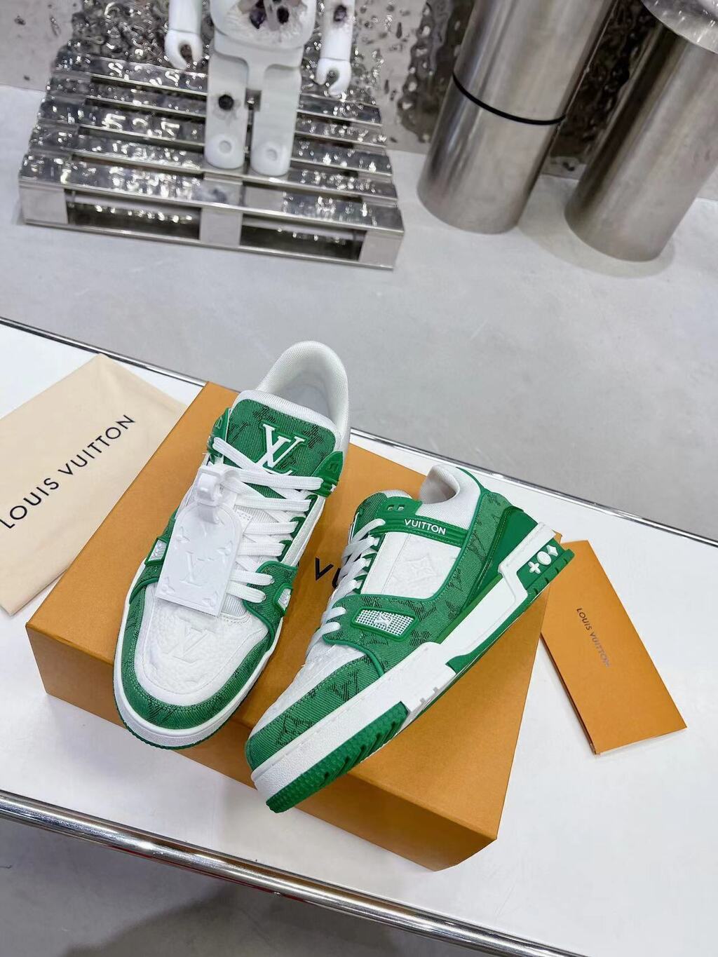 Tênis Denim Branco Padrão Monograma Geométrico Verde