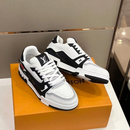Tênis Couro Cano Baixo Branco com Detalhe Preto