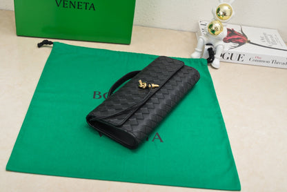 Clutch Couro Entrelaçado Preto