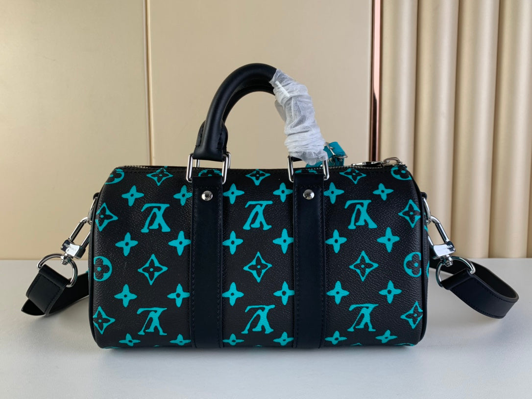 Bolsa de Viagem Couro Padrão Monograma Geométrico Marrom 25cm