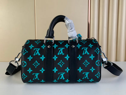 Bolsa de Viagem Couro Padrão Monograma Geométrico Marrom 25cm
