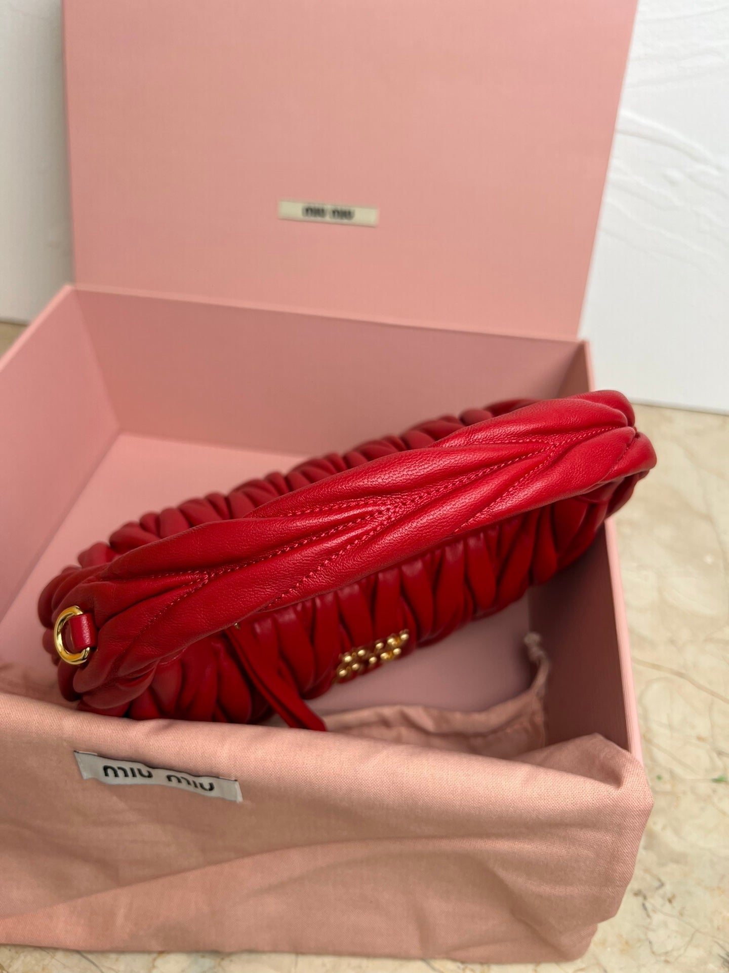 Bolsa Hobo Mini Cetim Acolchoado Vermelho