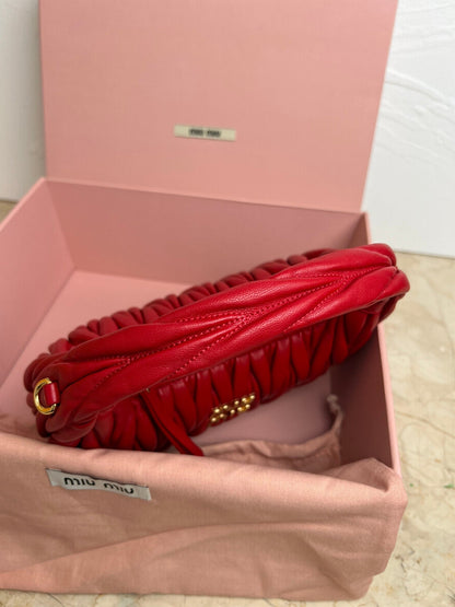 Bolsa Hobo Mini Cetim Acolchoado Vermelho