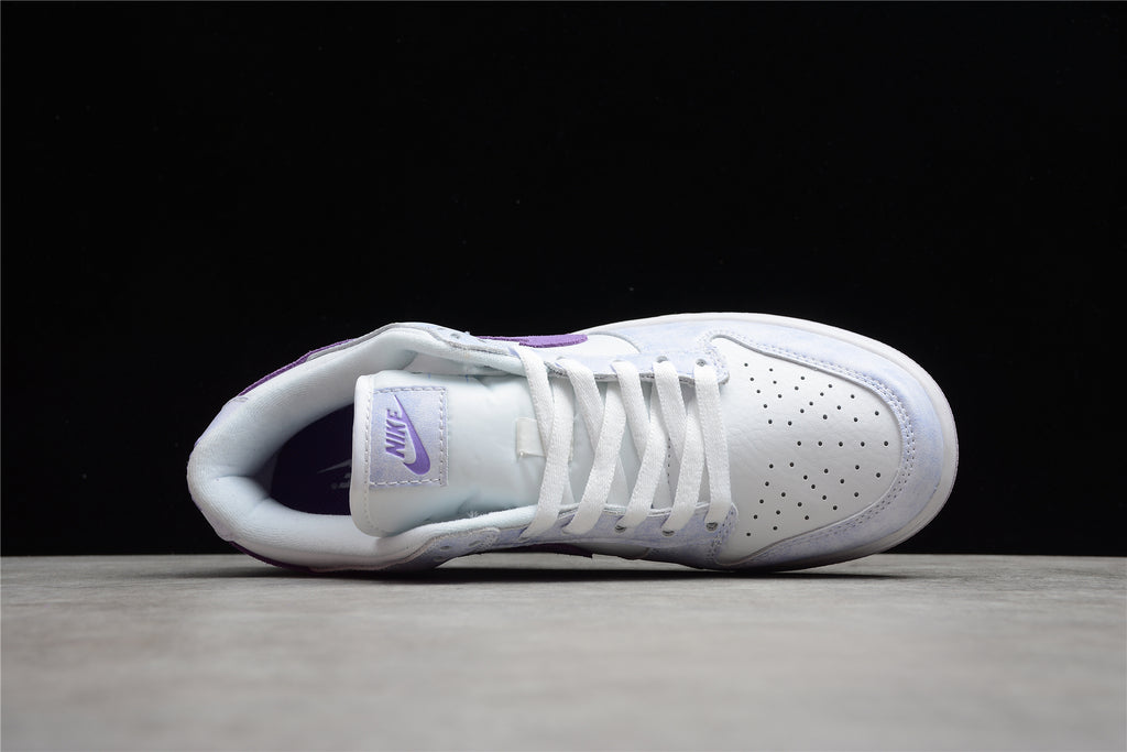 Tênis Cano Baixo Couro Roxo com Detalhes Contrastantes