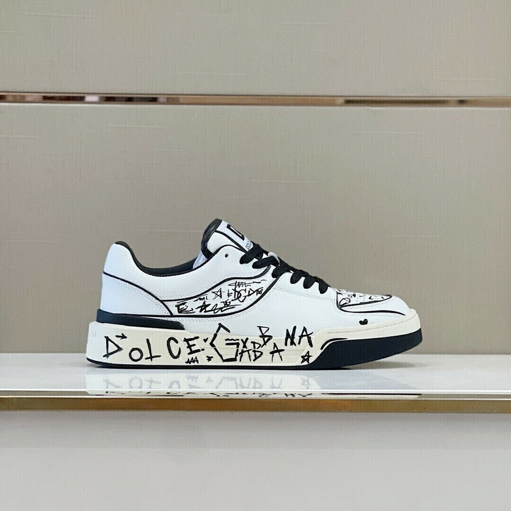 Tênis Couro Branco Estampa Graffiti
