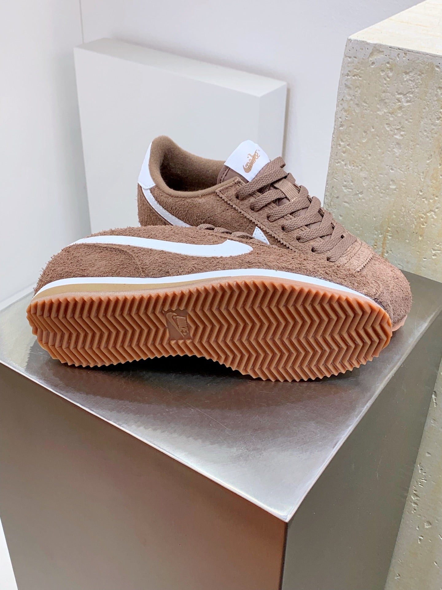 Tênis Couro Vintage Curry Detalhe Branco