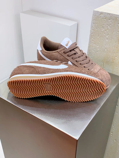 Tênis Couro Vintage Curry Detalhe Branco