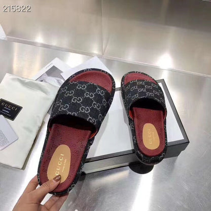 Sandália Plataforma Tecido Jacquard Preto Listra Vermelha 55mm