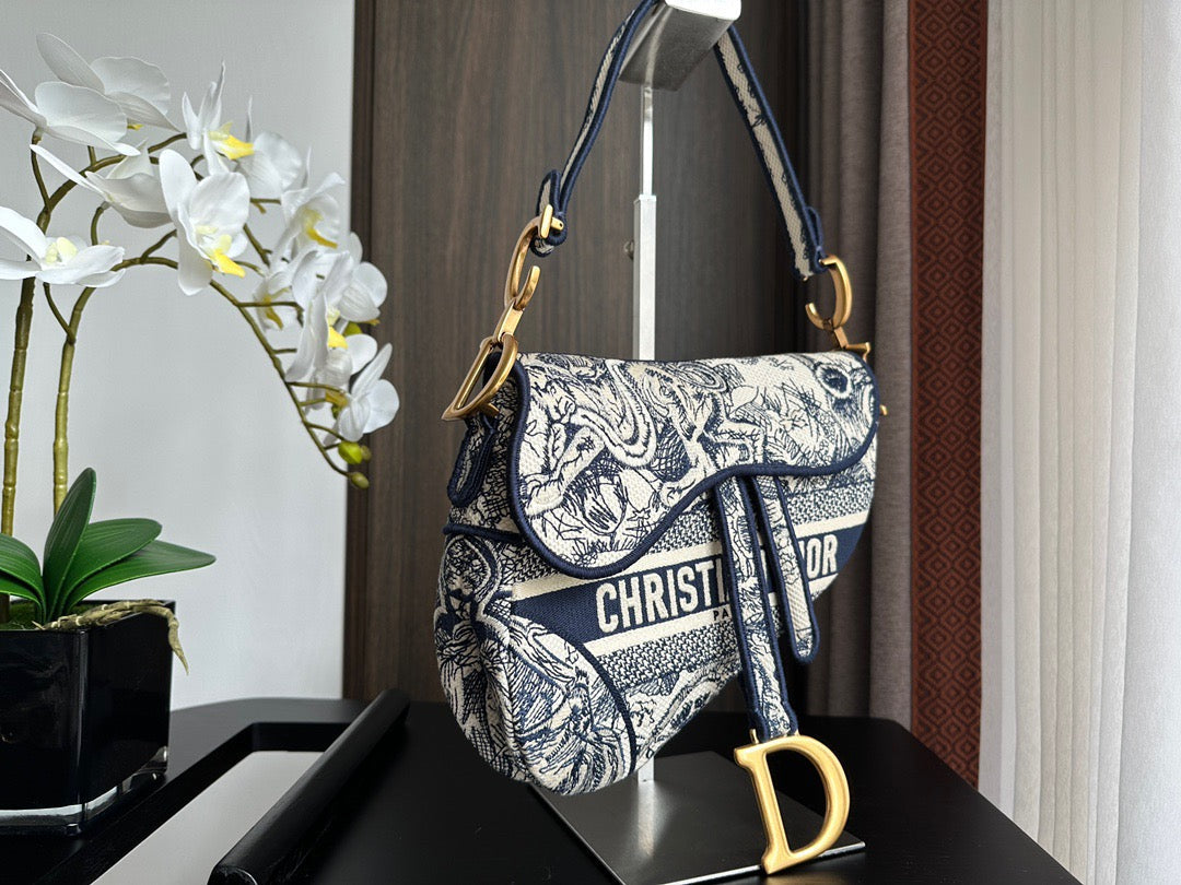 Bolsa Saddle Couro Azul Padrão Inclinado Bordado