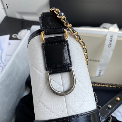 Bolsa Hobo Couro Bicolor Preto e Branco Tamanho P