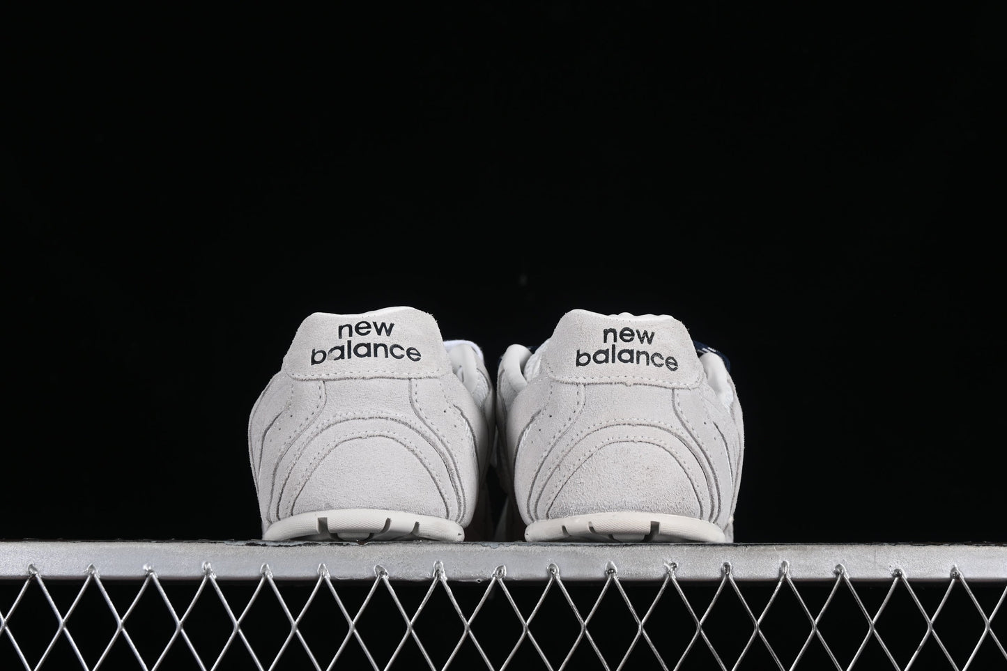 Tênis Runner Malha Branca Detalhe Lateral