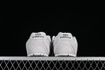 Tênis Runner Malha Branca Detalhe Lateral