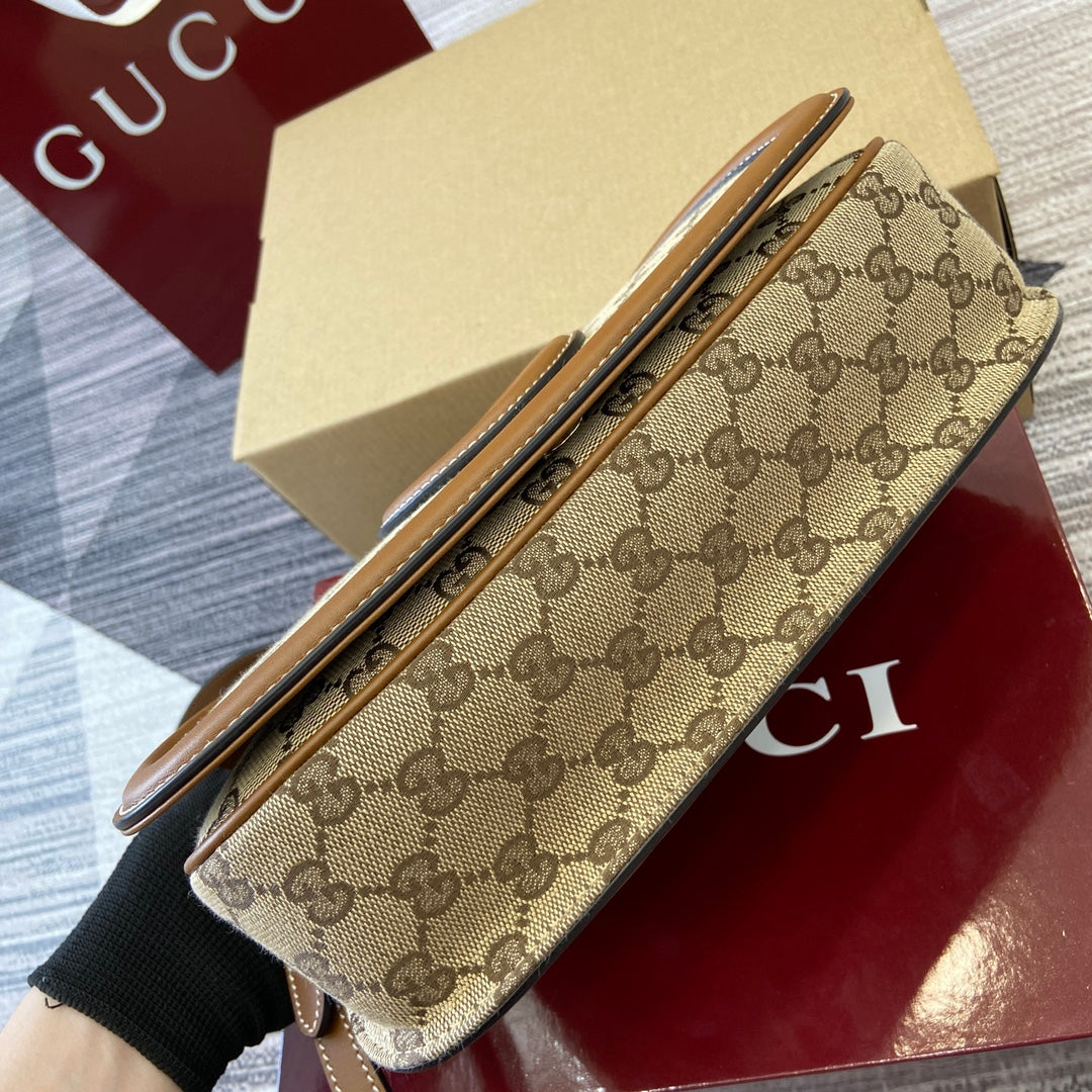 Bolsa Satchel Couro Bege Letras Entrelaçadas Média