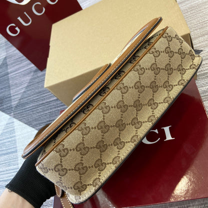 Bolsa Satchel Couro Bege Letras Entrelaçadas Média