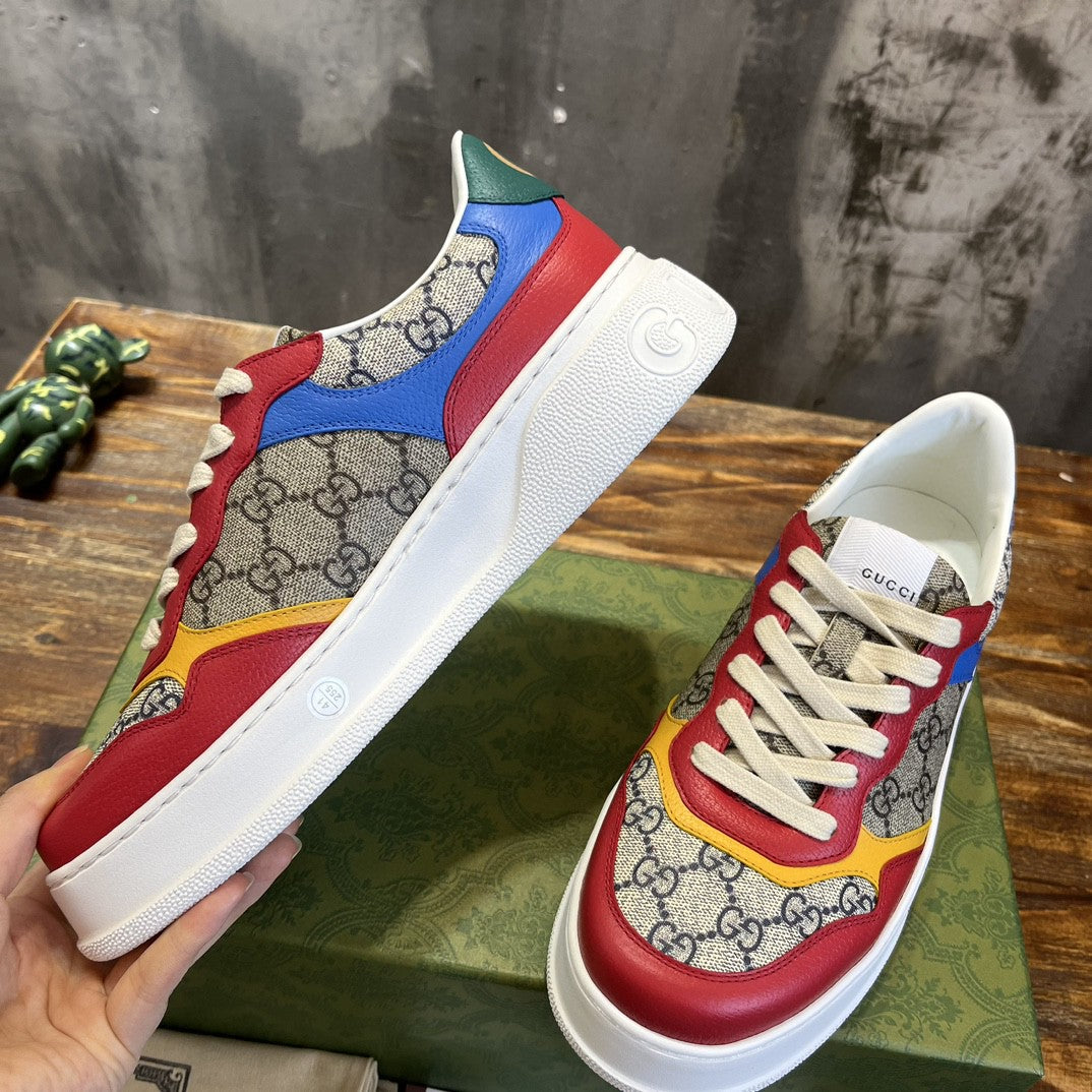 Tênis Couro Letras Entrelaçadas Multicolor
