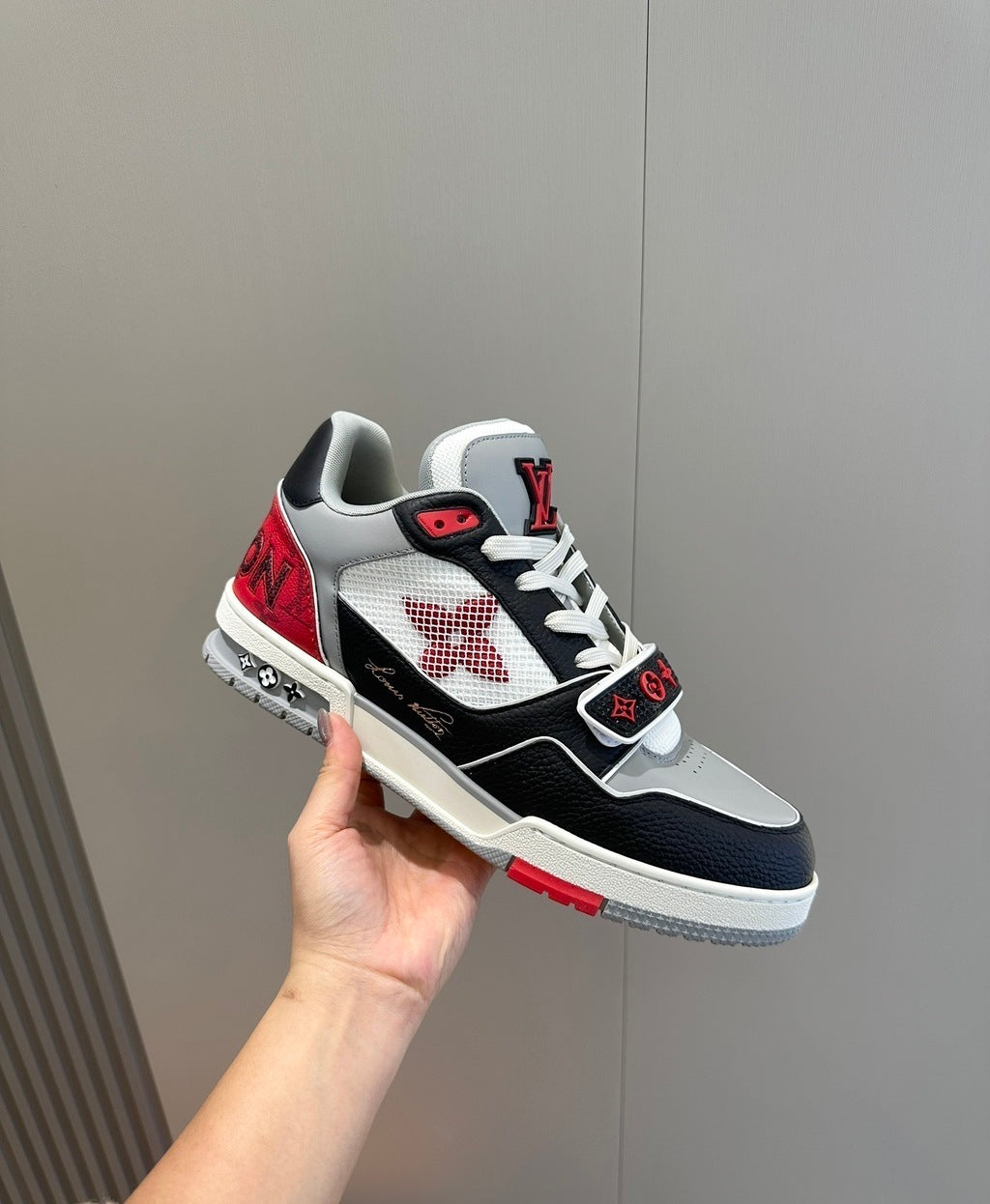 Tênis Casual Malha Vermelho Cinza Detalhes Preto