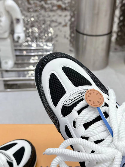 Tênis Skate Couro Branco com Detalhe Lateral
