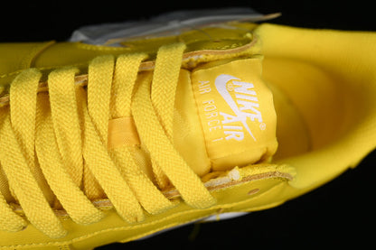 Tênis Couro Cano Baixo Amarelo com Detalhes Metalizados