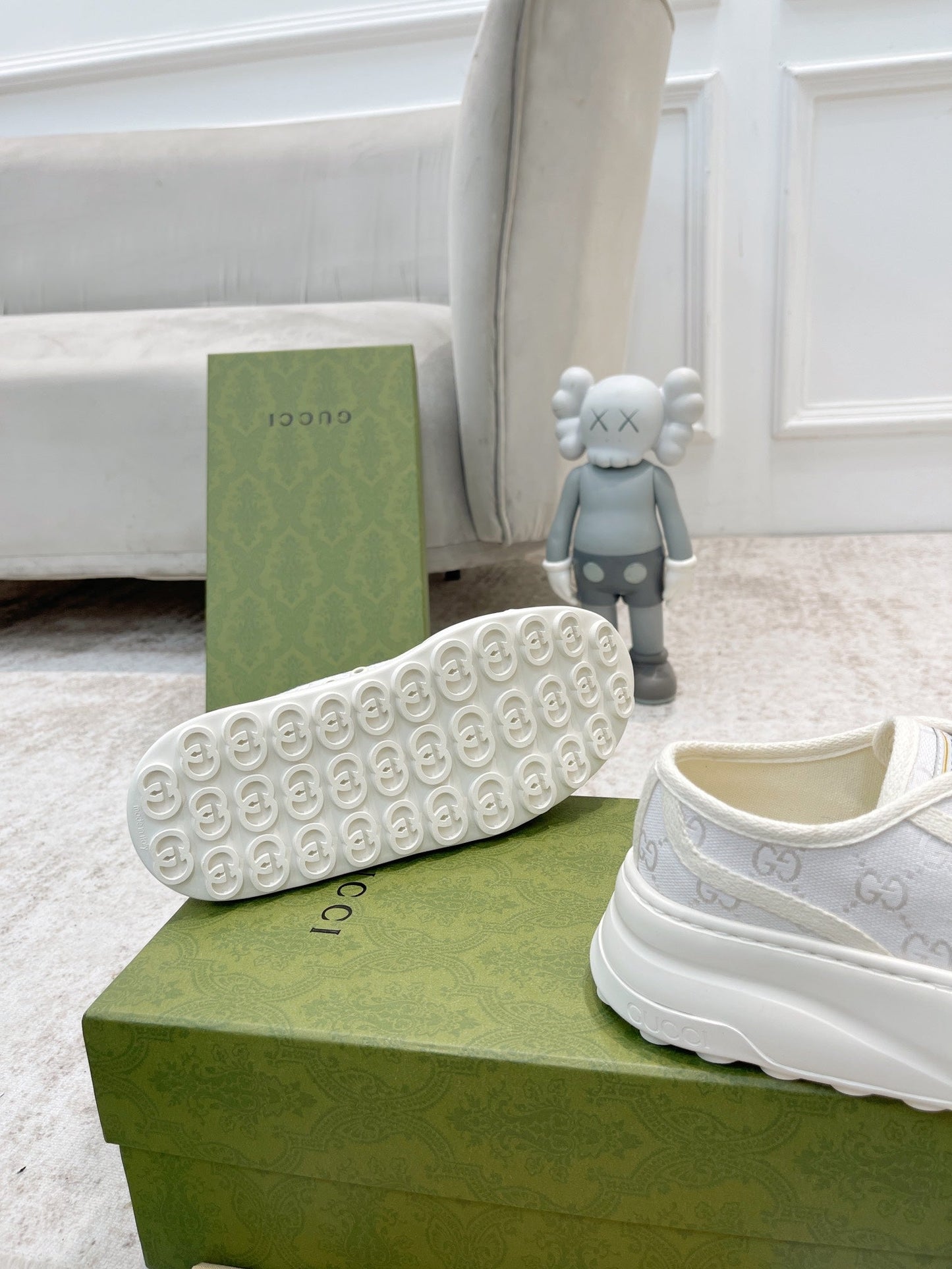 Tênis Canvas Branco Padrão Entrelaçado