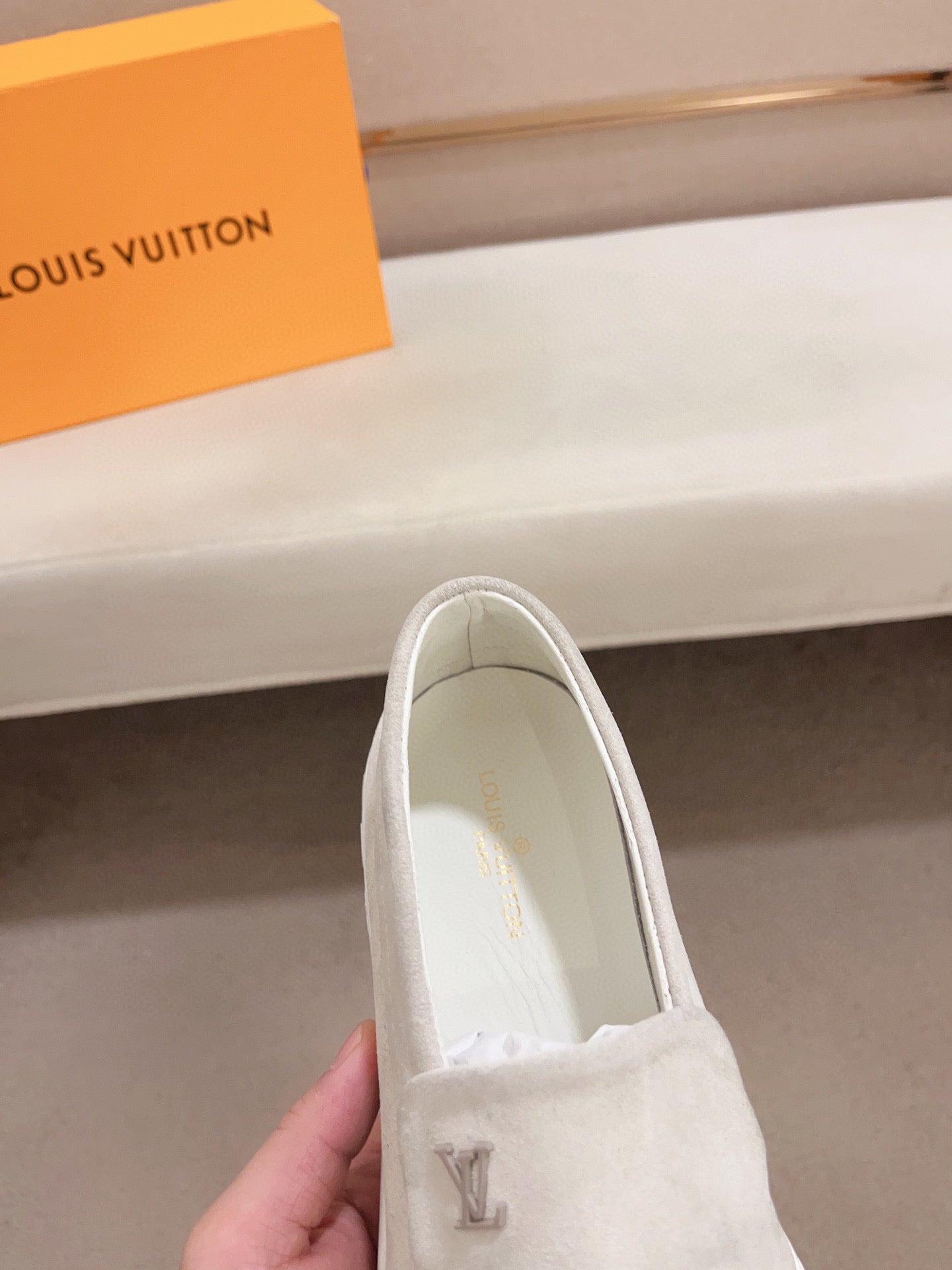 Tênis Slip-On Camurça Branco