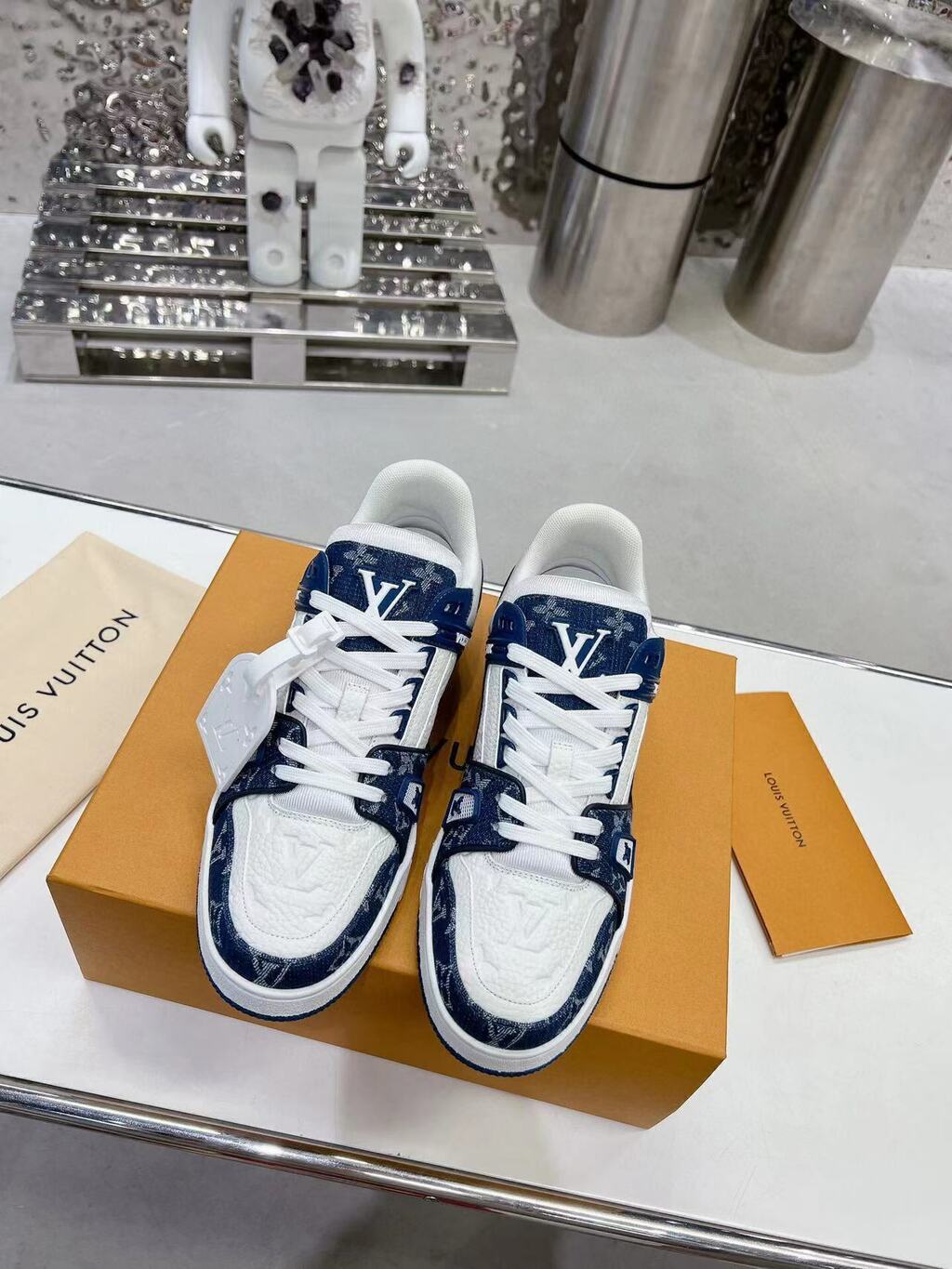Tênis Casual Couro Jeans Branco Azul Jeans Padrão Monograma Geométrico
