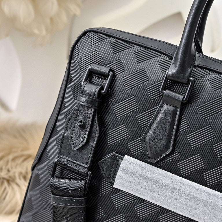 Mochila Messenger Couro Preto com Alça Ajustável