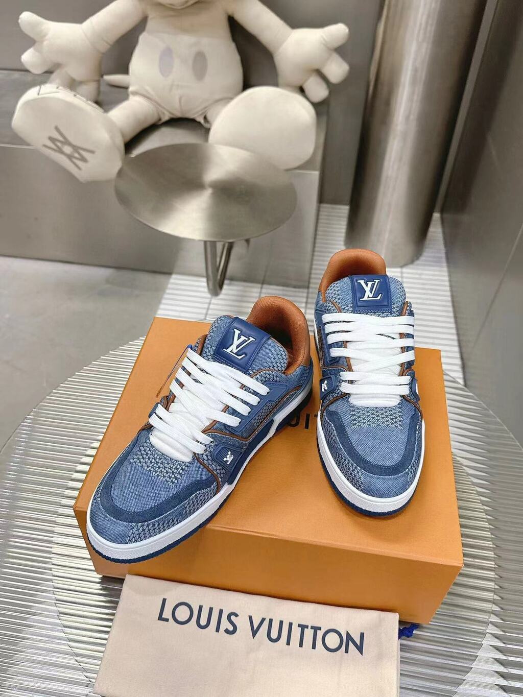 Tênis Couro e Denim Azul Padrão Quadriculado 3D