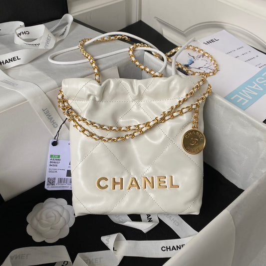 Bolsa Couro Vitelo Branco com Detalhe Dourado e Placa Frontal