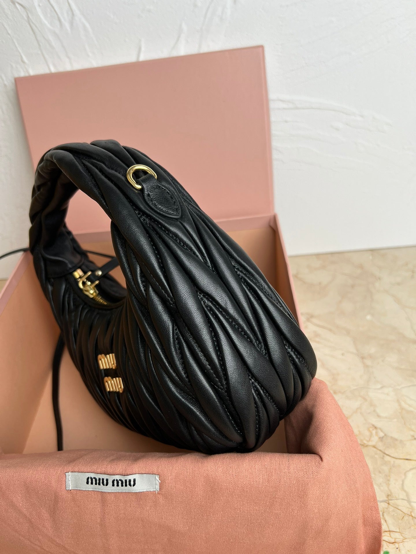 Bolsa Hobo Mini Cetim Acolchoado Preto