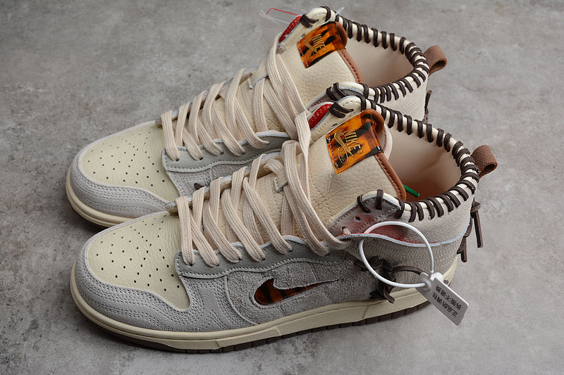 Tênis Cano Alto Couro Bege Detalhe Marrom