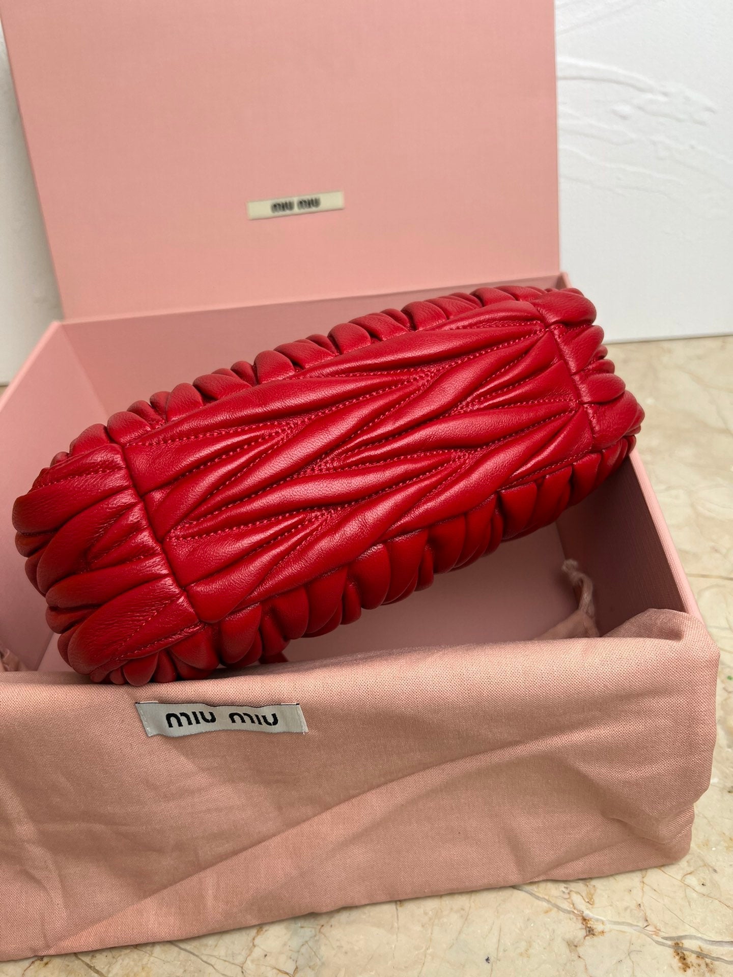 Bolsa Hobo Mini Cetim Acolchoado Vermelho
