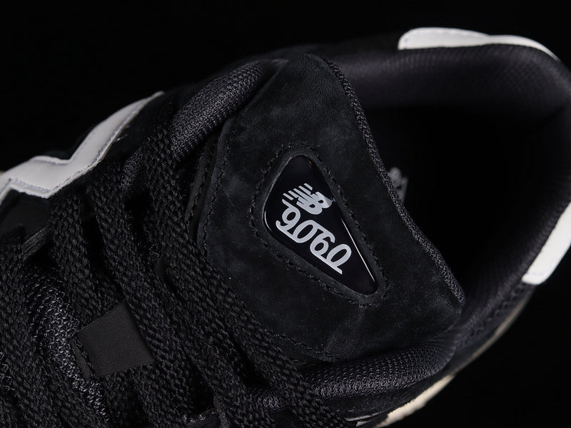 Tênis Runner Malha Preto Detalhe Branco