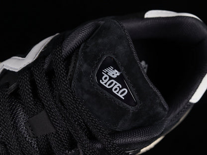 Tênis Runner Malha Preto Detalhe Branco