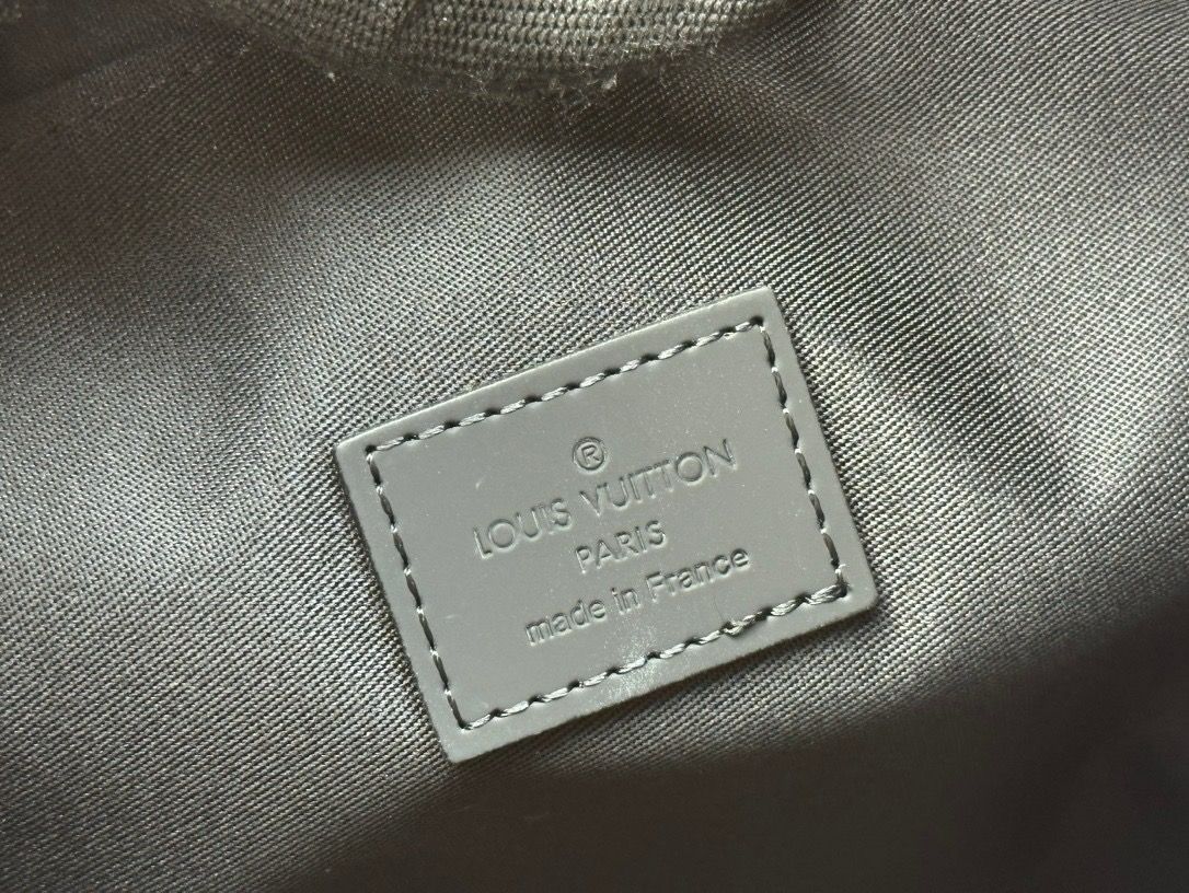 Bolsa Pequena Couro Preto Padrão Monograma Geométrico