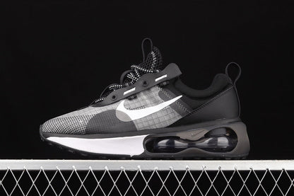Tênis Runner Malha Preto Detalhes Brancos