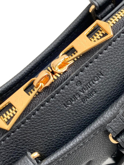 Bolsa Satchel Couro Estruturada Marrom Placa Triangular