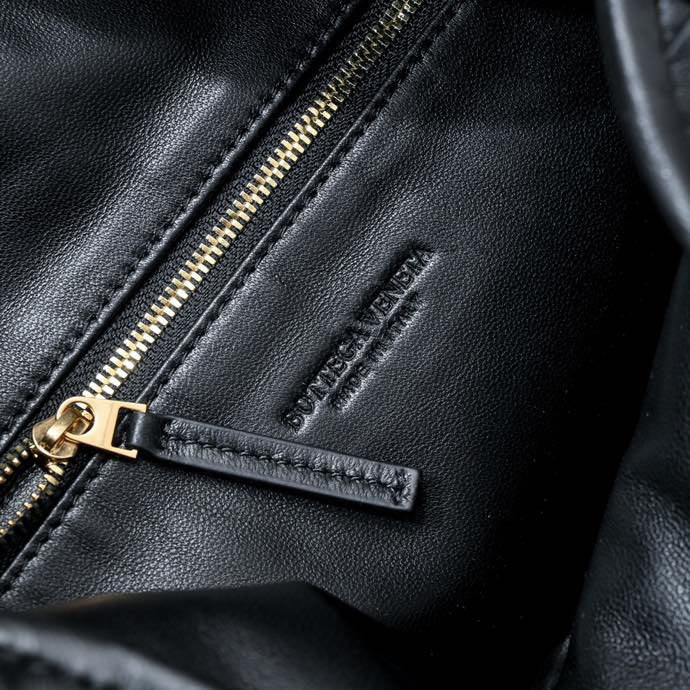 Bolsa Satchel Couro Preto Trançado Pequena