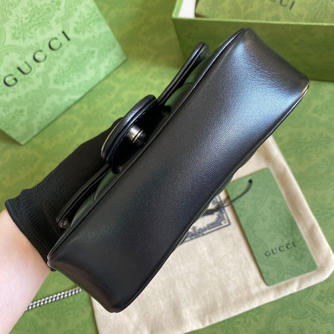 Bolsa Shoulder Couro Acolchoado Preto Alça de Corrente
