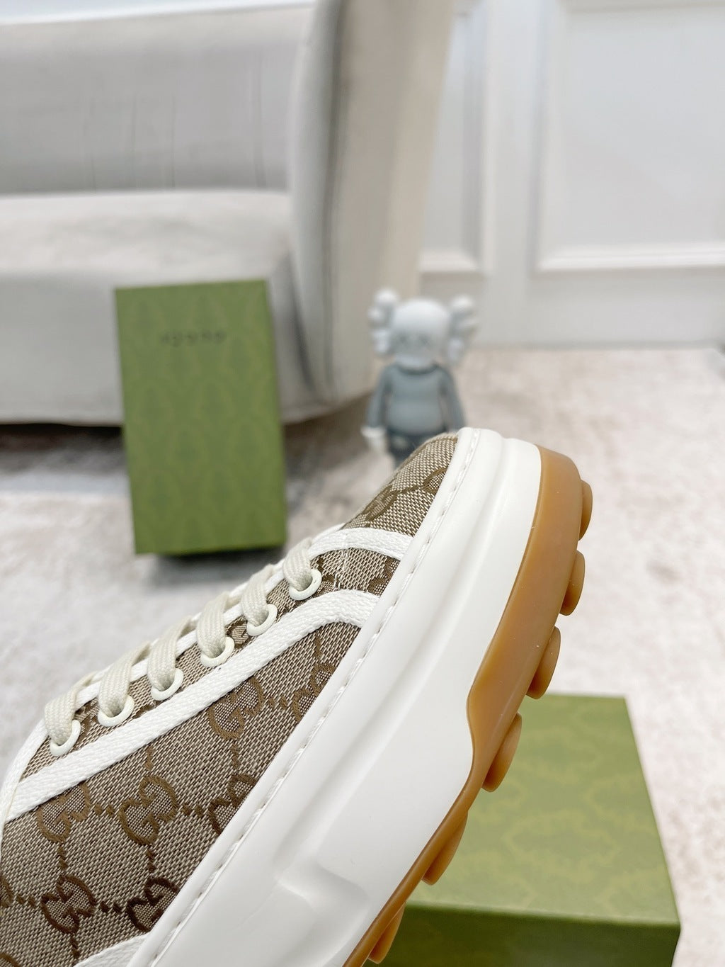 Tênis Canvas Bege Padrão Entrelaçado