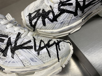 Tênis Runner Couro Cinza Detalhe Grafite