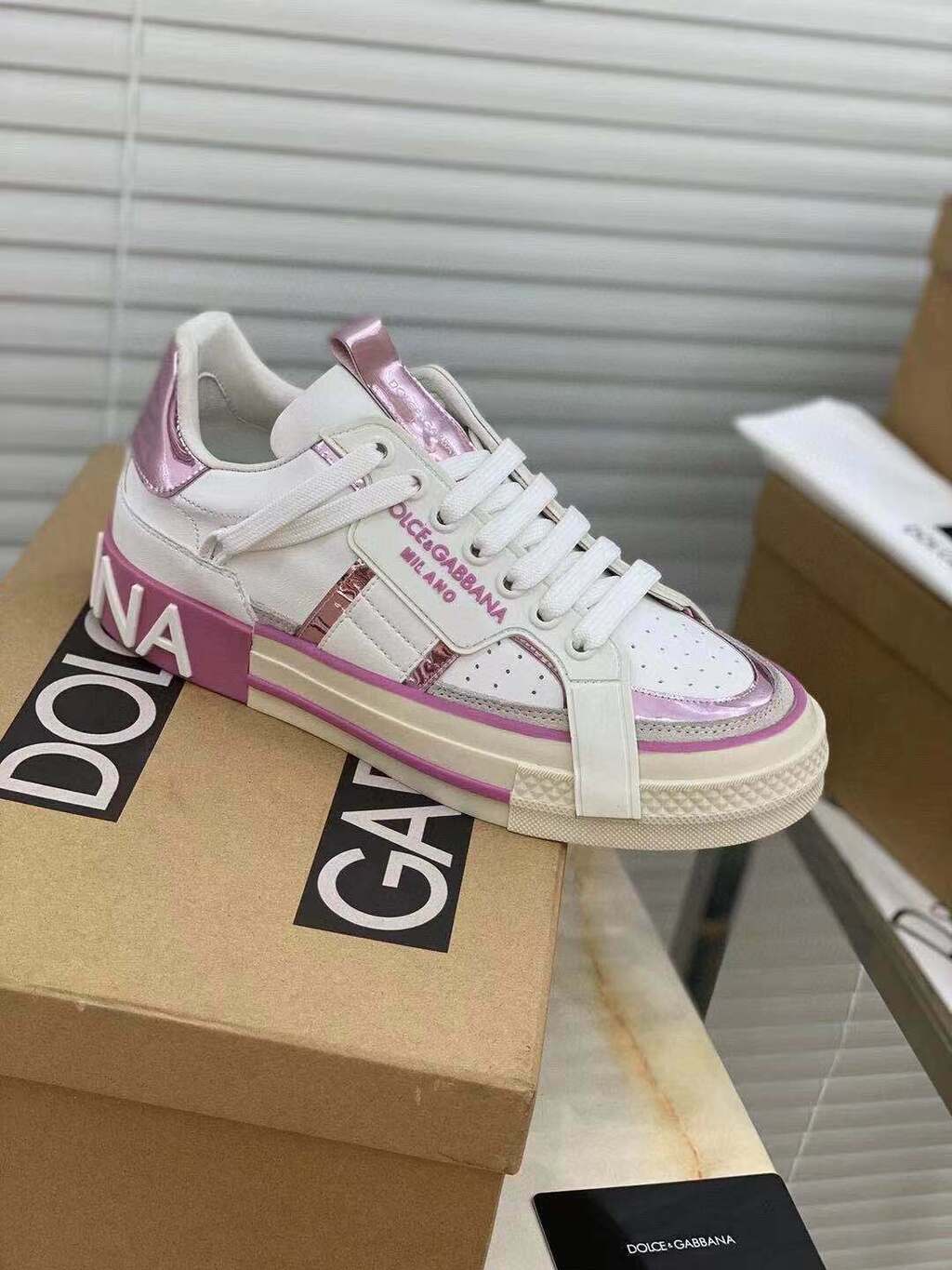 Tênis Couro Branco Rosa Detalhe Colorido