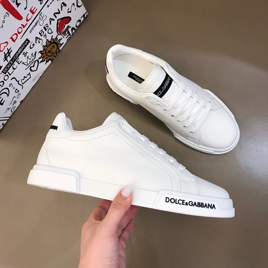 Tênis Couro Branco Casual Letras Entrelaçadas