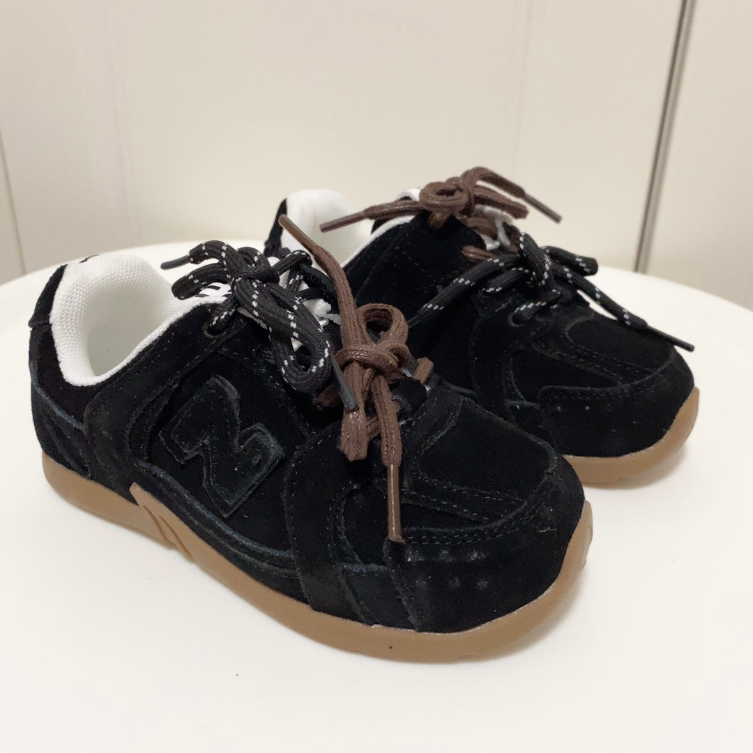 Tênis Infantil Runner Malha Preto Detalhe Lateral