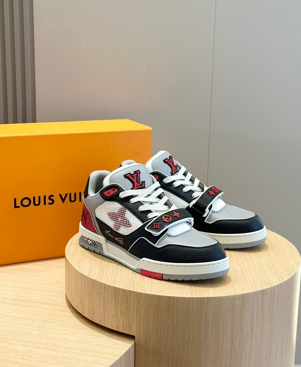 Tênis Casual Malha Vermelho Cinza Detalhes Preto